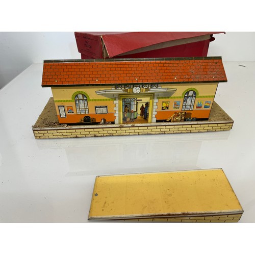 424 - Boxed Hornby O gauge  No. 3 Station

This lot is available for in-house shipping