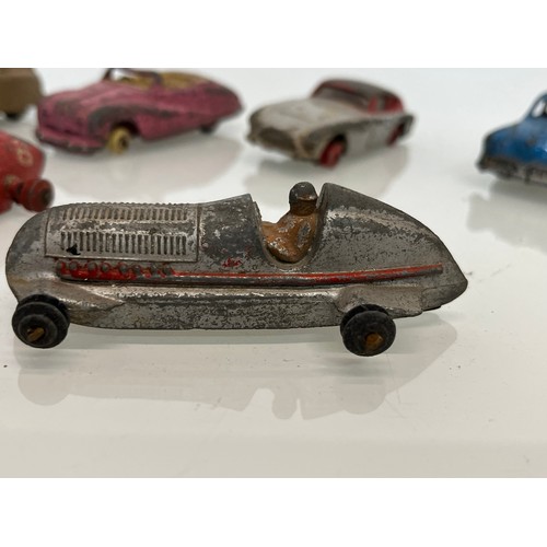 435 - A collection of diecast Dinky toys, cars and racing cars.

This lot is available for in-house shippi... 