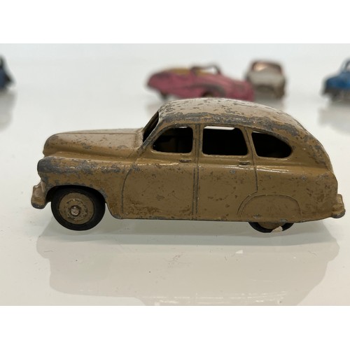 435 - A collection of diecast Dinky toys, cars and racing cars.

This lot is available for in-house shippi... 