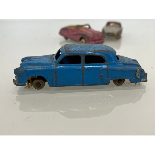 435 - A collection of diecast Dinky toys, cars and racing cars.

This lot is available for in-house shippi... 