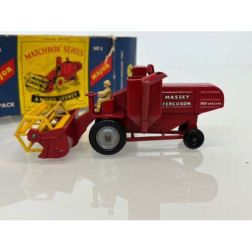 444 - A diecast Matchbox Major Toy No 5, a Massey Ferguson combine harvester.

This lot is available for i... 