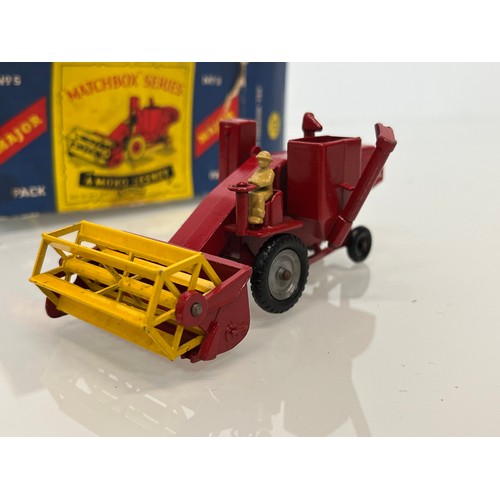 444 - A diecast Matchbox Major Toy No 5, a Massey Ferguson combine harvester.

This lot is available for i... 