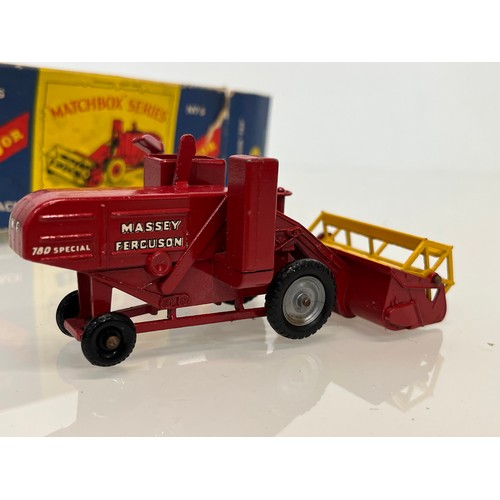 444 - A diecast Matchbox Major Toy No 5, a Massey Ferguson combine harvester.

This lot is available for i... 