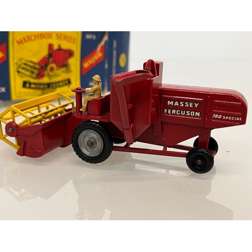 444 - A diecast Matchbox Major Toy No 5, a Massey Ferguson combine harvester.

This lot is available for i... 