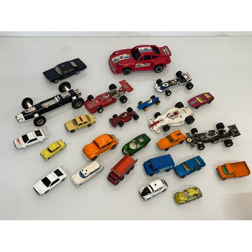 450 - A collection of diecast toy cars and racing cars.

This lot is available for in-house shipping