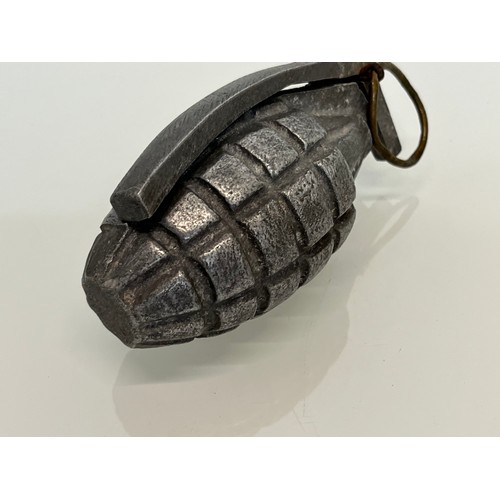 469 - British military dummy training grenade, WWII.

This lot is available for in-house shipping.