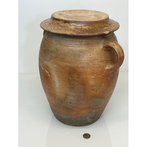 463 - Large stoneware lidded storage pot, 28 cm x 40 cm high.

This lot is collection only.