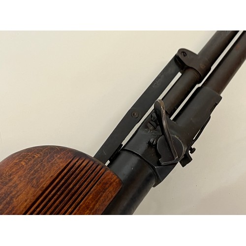 480 - Relum Tornado .177 air rifle with under lever action.

This lot is collection only.