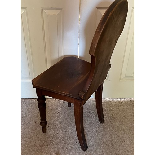 122 - A shield backed hall chair with turned front legs.

This lot is collection only