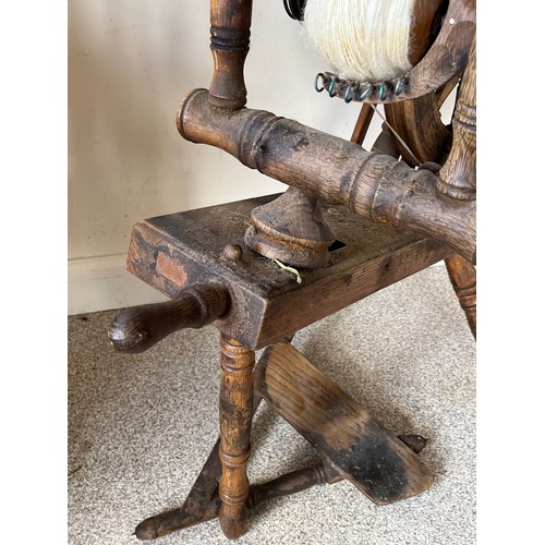 125 - Spinning wheel with an 84 cm diameter wheel.

This lot is collection only