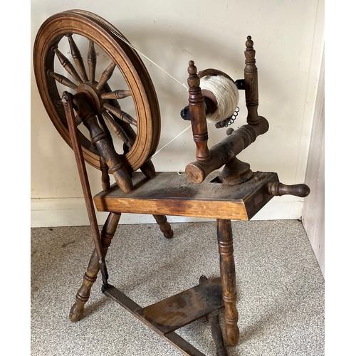 125 - Spinning wheel with an 84 cm diameter wheel.

This lot is collection only