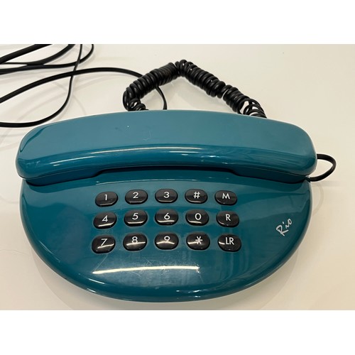 140 - Vintage trim phone telephone set in a teal blue.

This lot is available for in-house shipping