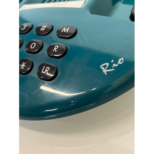 140 - Vintage trim phone telephone set in a teal blue.

This lot is available for in-house shipping