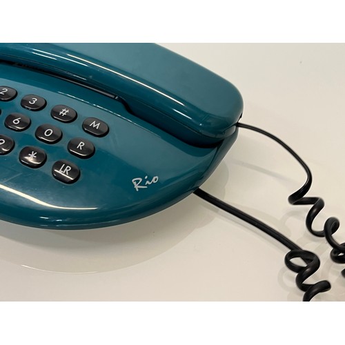 140 - Vintage trim phone telephone set in a teal blue.

This lot is available for in-house shipping