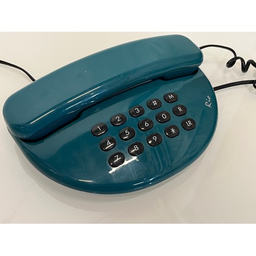 140 - Vintage trim phone telephone set in a teal blue.

This lot is available for in-house shipping