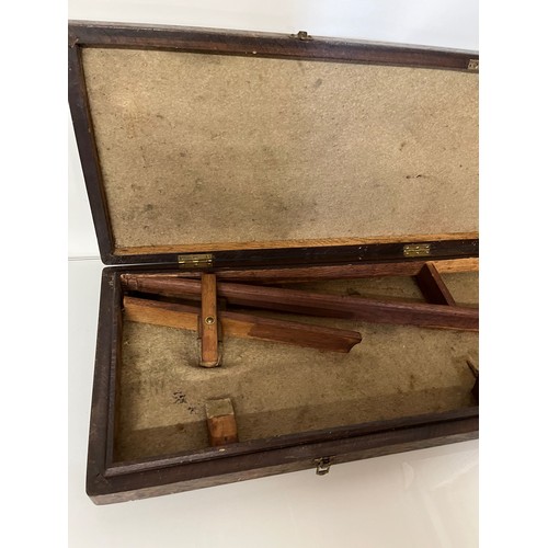 144 - Vintage wooden gun case 102.5cm x 31 cm x 7.5 cm.

This lot is available for in-house shipping