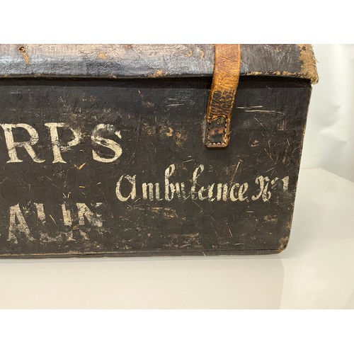 145 - Militaria, large lined canvas and wood officers trunk from WWI.  68 cm x 34 cm x 25 cm high

This lo... 