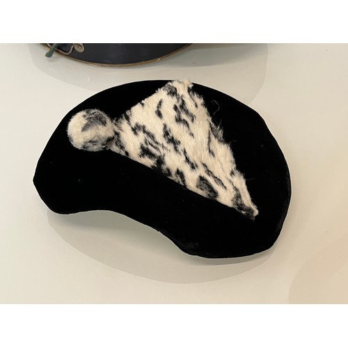 370 - Hat box and ladies hat from the late 1940’s.

This lot is available for in-house shipping