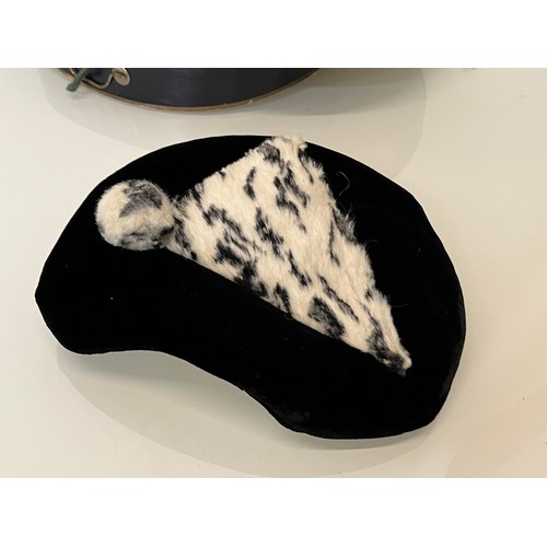 370 - Hat box and ladies hat from the late 1940’s.

This lot is available for in-house shipping
