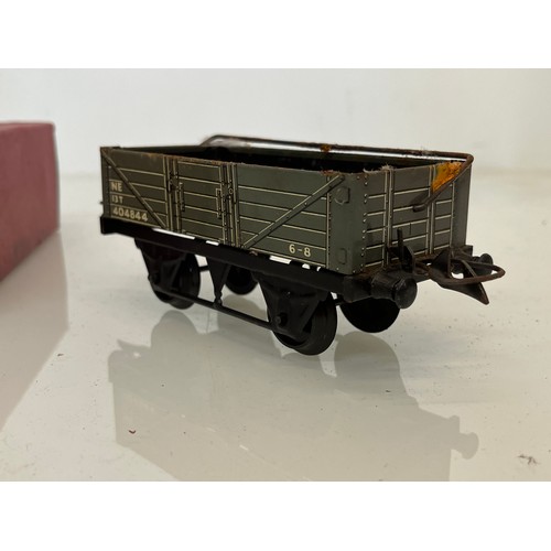 162 - Boxed Hornby O gauge Wagon with sheet rail.

This lot is available for in-house shipping