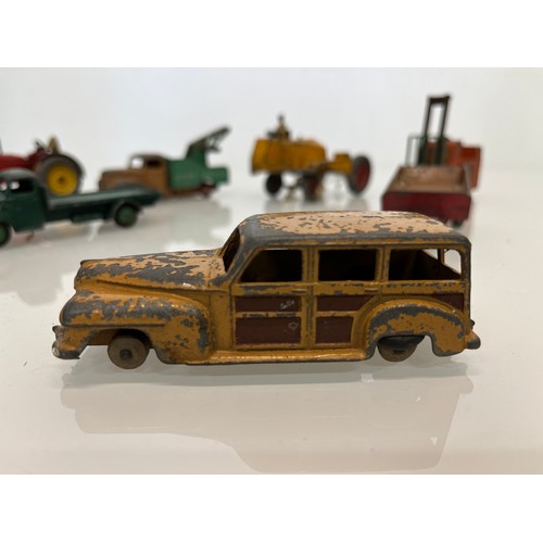 167 - A collection of diecast Dinky toys, tractors trailers etc.

This lot is available for in-house shipp... 