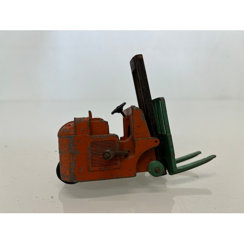167 - A collection of diecast Dinky toys, tractors trailers etc.

This lot is available for in-house shipp... 