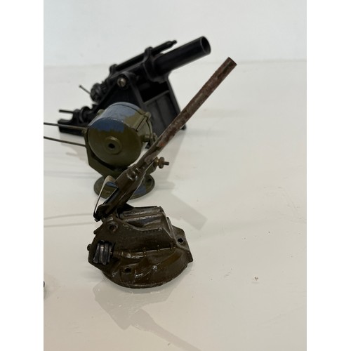 172 - Britains military toys, five in all.

This lot is available for in-house shipping.