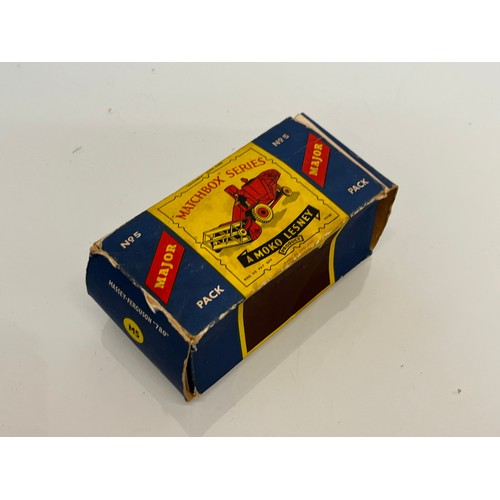 178 - A diecast Matchbox Major Toy No 5, a Massey Ferguson combine harvester.

This lot is available for i... 