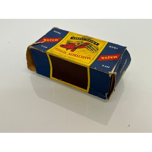 178 - A diecast Matchbox Major Toy No 5, a Massey Ferguson combine harvester.

This lot is available for i... 