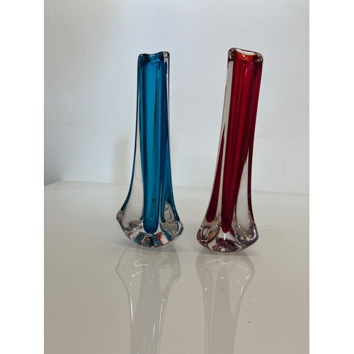 286 - A pair of art glass vases 23 cm high.

This lot is available for in-house shipping