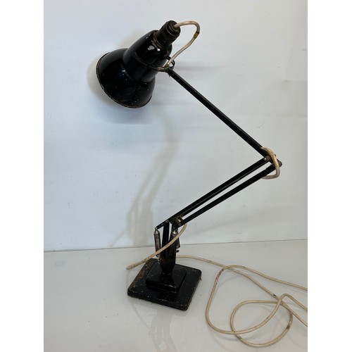 289 - An original Anglepoise desk lamp.

This lot is available for in-house shipping