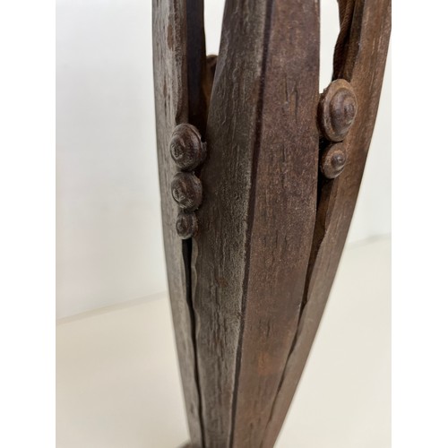 292 - A wrought iron Art Nouveau table lamp base, 50 cm high.

This lot is available for in-house shipping