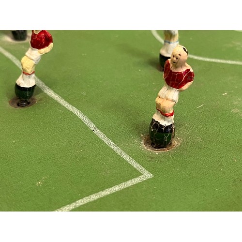 297 - Toys, Table soccer, a flick type toy enabling the ball to moved around the pitch, nice original box,... 