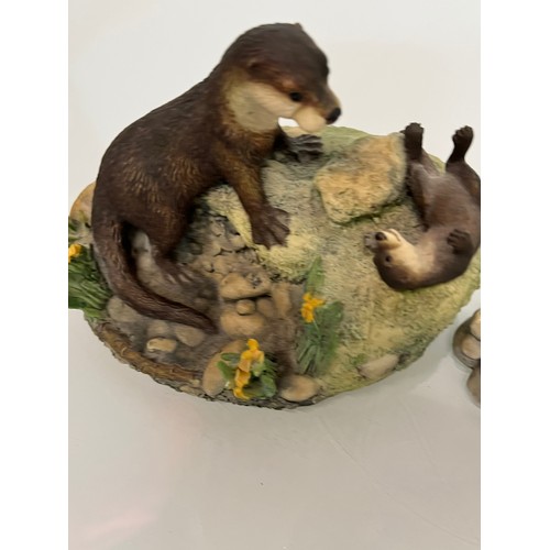 300 - Two Boarder Fine Arts models of otters.

This lot is available for in-house shipping