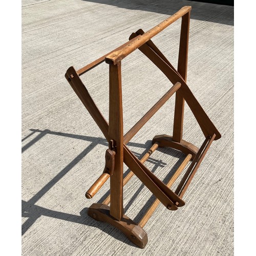 42 - Yarn Winder, folds flat for storage.

This lot is collection only