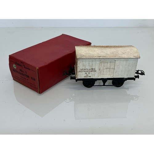 322 - Boxed Hornby O gauge No 1 Refrigerated Van

This lot is available for in-house shipping