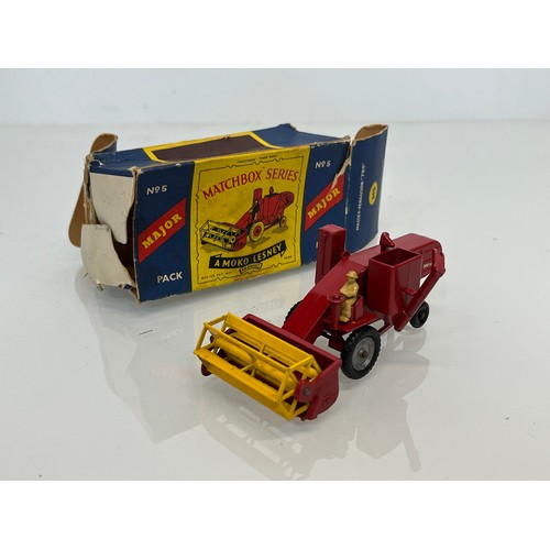 334 - A diecast Matchbox Major Toy No 5, a Massey Ferguson combine harvester.

This lot is available for i... 