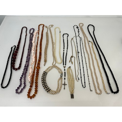 359 - A collection of necklaces.

This lot is available for in-house shipping