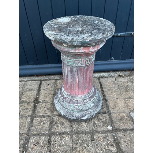 366 - Architectural column garden feature 30 cm dia x 50 cm high.

This lot is collection only