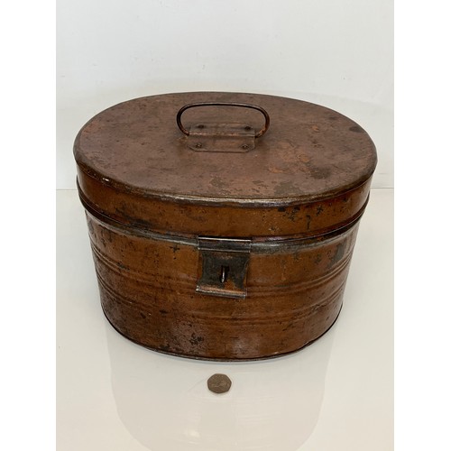 373 - Enamelled steel hat tin,  33 cm x  27 cm x 23 cm high.

This lot is available for in-house shipping