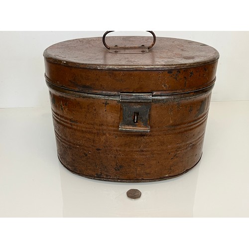 373 - Enamelled steel hat tin,  33 cm x  27 cm x 23 cm high.

This lot is available for in-house shipping