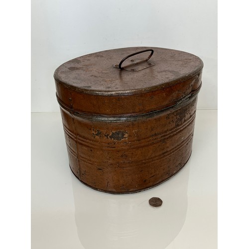 373 - Enamelled steel hat tin,  33 cm x  27 cm x 23 cm high.

This lot is available for in-house shipping