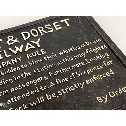 413 - Vintage Somerset and Dorset Railway themed sign, 40 cm x 29 cm.

This lot is collection only.