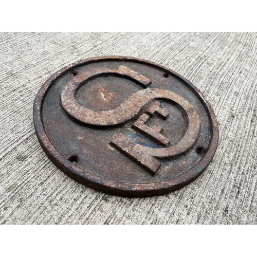 6 - Cast iron sign, sewer marker indicating 4 feet , 24 cm in diameter.

This lot is available for in-ho... 