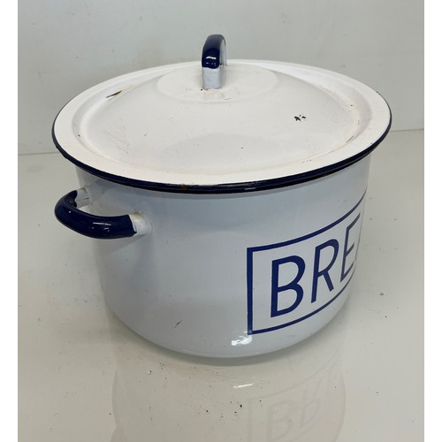 13 - Enamel bread bin 31 cm in diameter.

This lot is available for in-house shipping