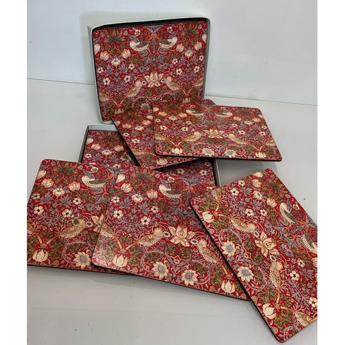 16 - William Morris Strawberry Thief place mats, 12 in all 30 c x 23 cm.

This lot is available for in-ho... 