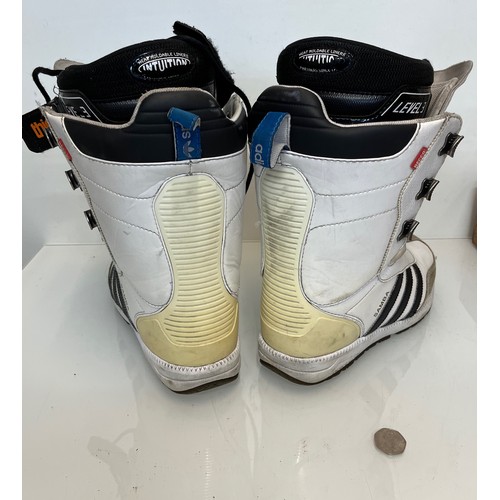 20 - Adidas Samba trainers design snow boarding boots with Continental branded soles, size UK 9.

This lo... 