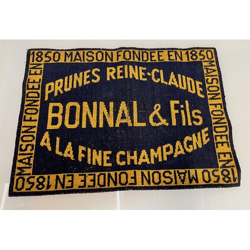 158 - Breweryana, a tapestry Champagne advertising mat 70 cm x 50 cm.

This lot is available for in-house ... 