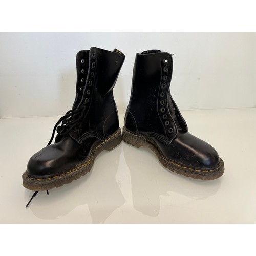 165 - Vintage Air Wair Boots size 6.

This lot is available for in-house shipping