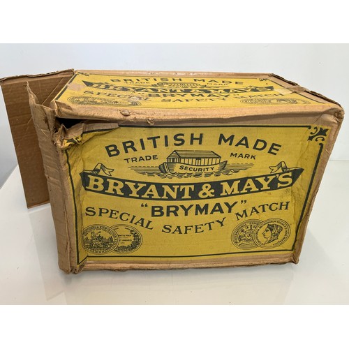 166 - Phillumeny, a large packing box advertising for Bryant and May matches. 47 cm x 30 cm x 32 cm.

This... 